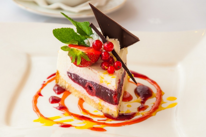boulangerie-ARTIGUES-min_the_cake_dessert_eating_bun_colorful_sweet_dish_taste_cake_with_cream-941034